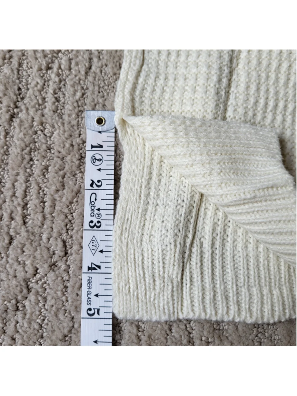 Girl's Waffle Knit V-Neck Button Pullover Sweater–Off White–Approx Size 5–NWOT